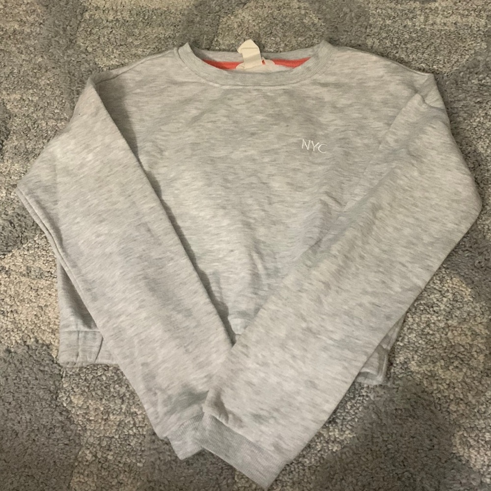 h&m grey cropped nyc crewneck